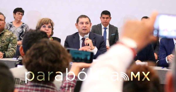 "No somos iguales", revira Alejandro Armenta a panistas