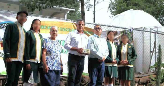 Apoya Secretar&iacute;a de Bienestar municipal a estudiantes premiados en Congreso del Estado