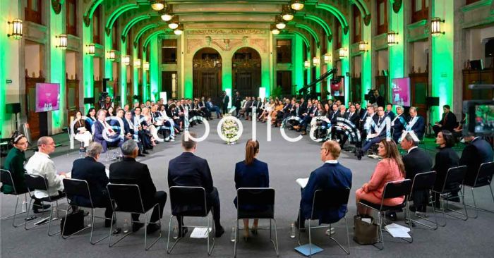 Recibe Sheinbaum a empresarios invitados al Foro Econ&oacute;mico Mundial