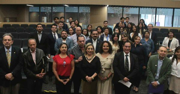 Analizan en Congreso historia constitucional de Puebla