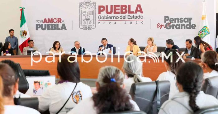 Se reúne Armenta con 23 familiares de personas desaparecidas