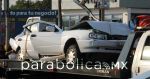 Aplasta revolvedora a un Tsuru en Chachapa; deja dos muertos