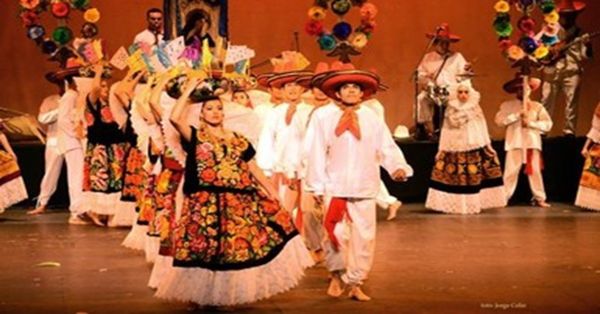 Celebra 50 años la Compañía Nacional de Danza Folklórica