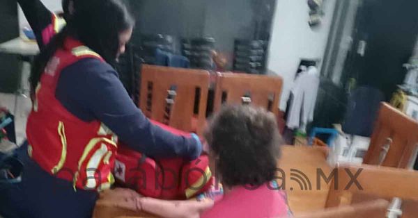 Sofocan incendio en vivienda de la Trinidad Chautenco, Cuautlancingo