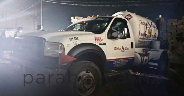 Aseguran policía de Texmelucan y Marina 3 pipas con combustible robado