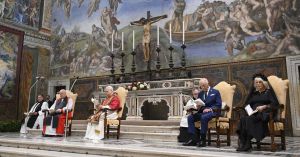 Rezan juntos Le&oacute;n XIV y Carlos III en la Capilla Sixtina