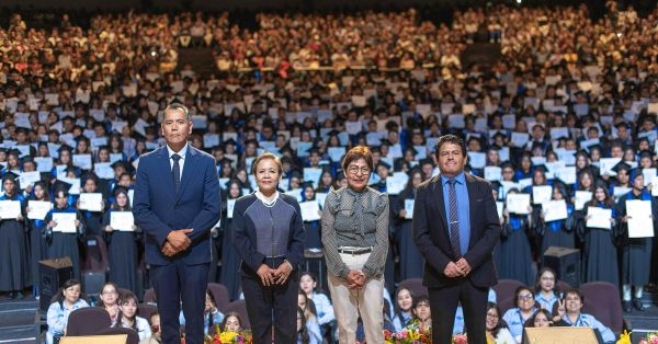 Concluyen estudios 745 alumnos de la Preparatoria 2 de Octubre de 1968