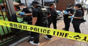 Enloquece un coreano, apu&ntilde;ala a abuelita y tres personas m&aacute;s