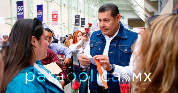 Recorre Armenta la Feria de Puebla en sus últimos días