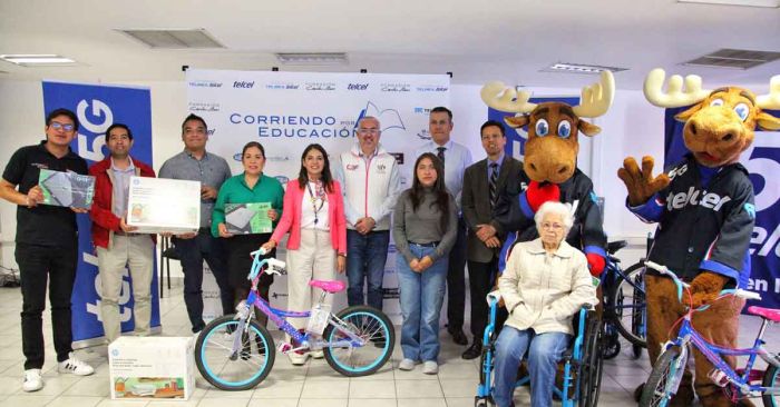 Entregan SMDIF y Fundaci&oacute;n Telmex-Telcel apoyos a personas con discapacidad