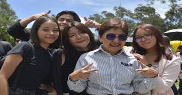 Dan la bienvenida a los Universitarios de la BUAP