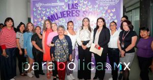 Coloca Secretaría de Administración municipal mural conmemorativo por el 8M