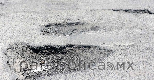 Avanza campa&ntilde;a de bacheo en 11 puntos
