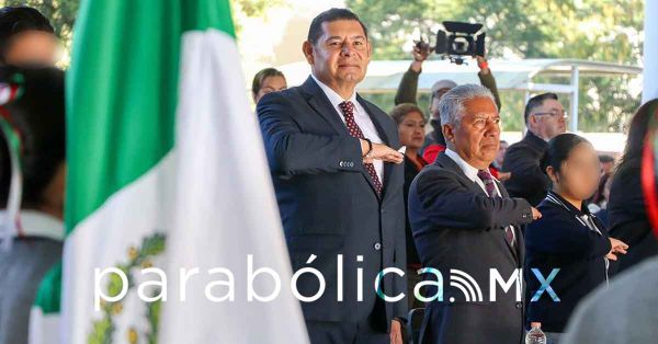 Fortalece Armenta el orgullo patrio en escuelas poblanas desde Acatzingo