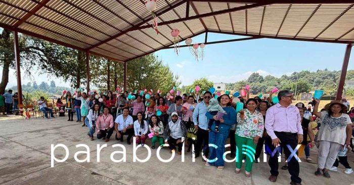 Ayuntamiento de Zacatlán festeja a las mamás de colonias, barrios y juntas auxiliares