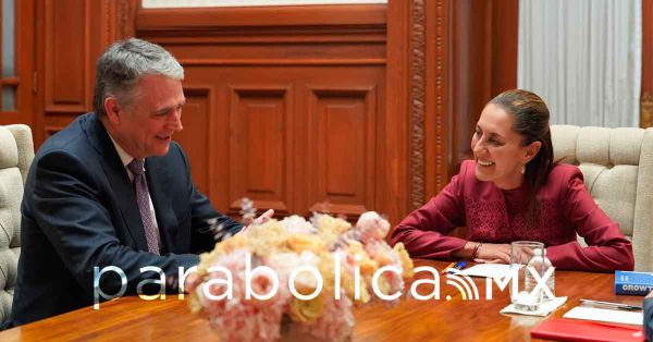 Dialoga Sheinbaum con el director ejecutivo del banco HSBC