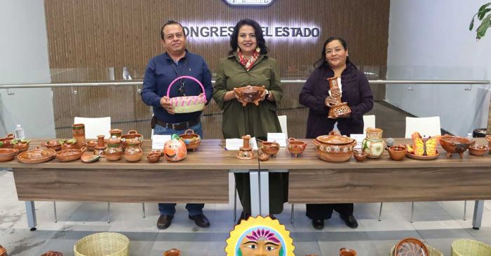 Promueve Azucena Rosas 5° Aniversario de la Alfarería en el municipio de Acteopan