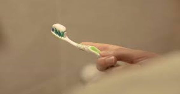 Retiran del mercado pasta dental por riesgo sanitario