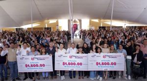 Entrega Lupita Cuautla apoyos del programa “Mujeres Construyendo Resultados”