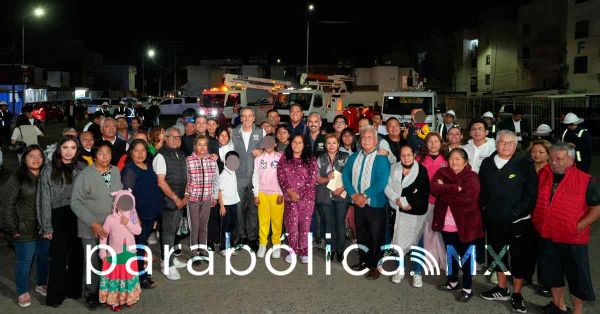 Moderniza ayuntamiento el alumbrado p&uacute;blico en la Unidad Habitacional San Pedro