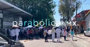 Viven estudiantes de Medicina su tercer día de manifestaciones