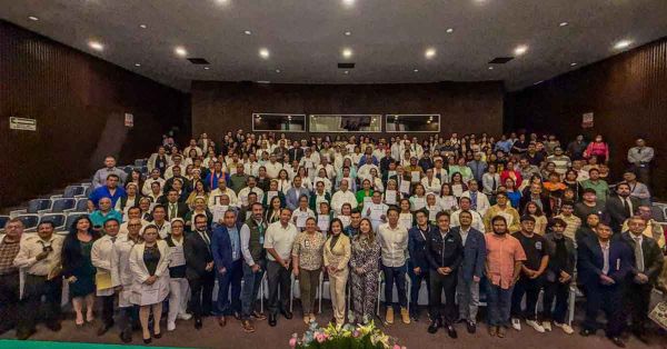 Realiza IMSS Puebla ceremonia de reconocimiento por a&ntilde;os de servicio