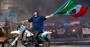 Avala Ron Johnson represi&oacute;n contra manifestantes antiredadas