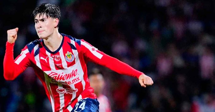Gana Chivas con dramatismo ante Pumas en C.U.