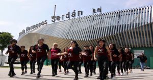 Participan activadoras f&iacute;sicas del IMDP en feria gratuita &ldquo;Safe por la salud&rdquo;