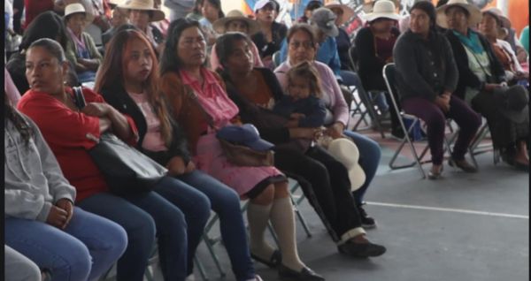 Encabeza Pepe Chedraui taller de nutrici&oacute;n y entrega de paquetes alimentarios