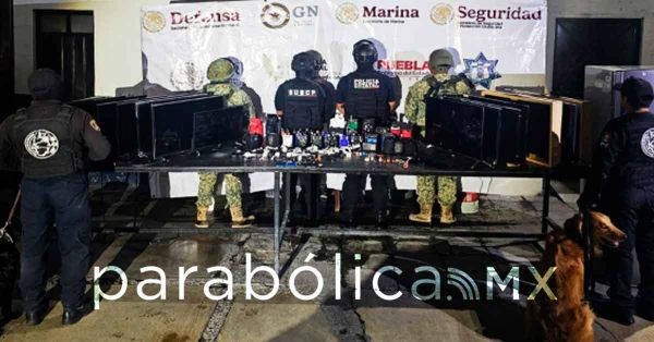 Detectan pantallas, dinero y celulares en revisión al penal de Tehuacán