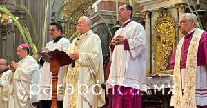 Viven católicos en Martes Santo en Catedral con la Misa Crismal