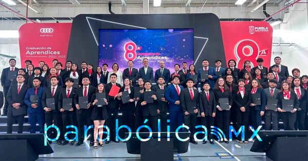 Celebran AUDI y UTP la graduaci&oacute;n de 56 aprendices en el CERHAN