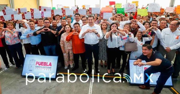 Encabeza Armenta la entrega de apoyos del Programa de Obra Comunitaria en Tepexi