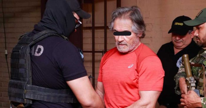 Cambia de ruta avi&oacute;n que traslada a Hern&aacute;n Berm&uacute;dez Requena
