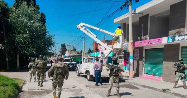 Retiran de Cuautlancingo 89 c&aacute;maras irregulares