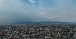 Temperaturas frescas y tormentas aisladas durante la tarde-noche
