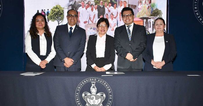 Asiste Lilia Cedillo a informe de la Facultad de Enfermería