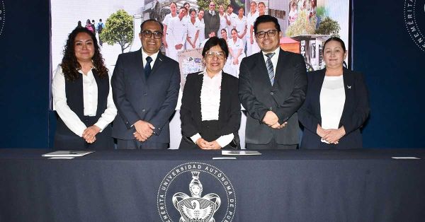 Asiste Lilia Cedillo a informe de la Facultad de Enfermer&iacute;a