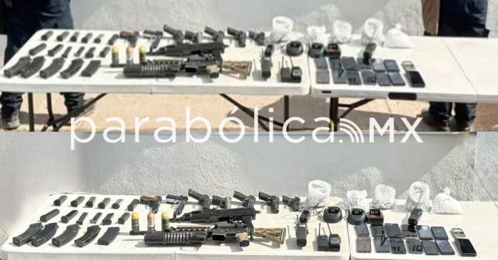 Aseguran fuerzas federales vehículos, armas y explosivos en Sinaloa