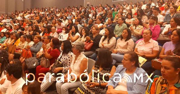 Participan más de 700 maestras en seminario de inclusión en Puebla: SEP