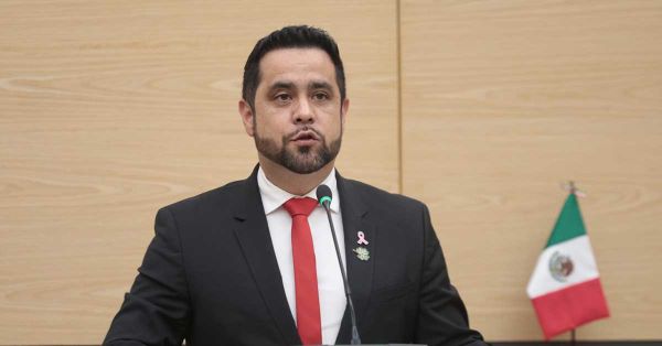 Promueve Andrés Villegas iniciativa para prohibir la venta de bebidas energéticas a menores