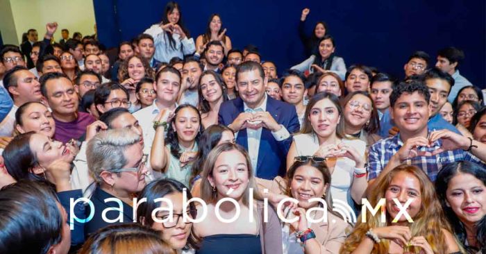Se impulsa como nunca en Puebla la participaci&oacute;n de la juventud: Armenta