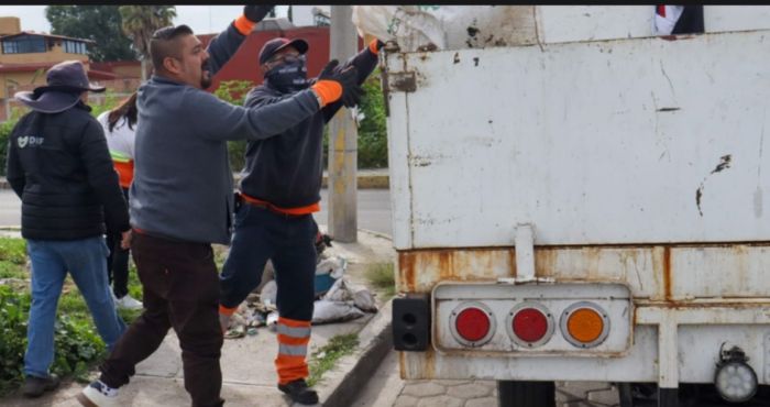Realizan faena “Barriendo tu Calle” en San Pedro Cholula
