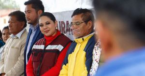 Inaugura Tonantzin Fernández pavimentación en San Diego Cuachayotla