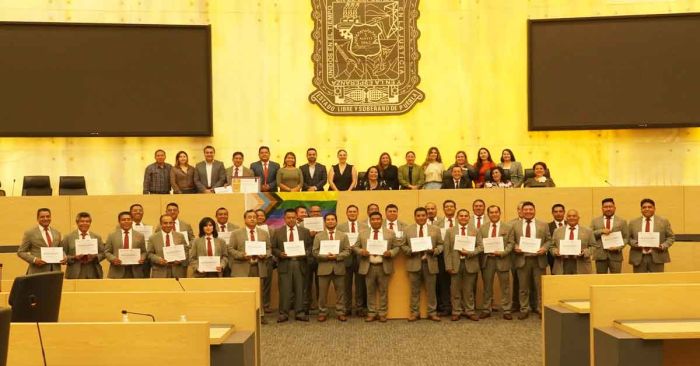 Recibe Banda Sinf&oacute;nica de Texmelucan reconocimiento del Congreso de Puebla