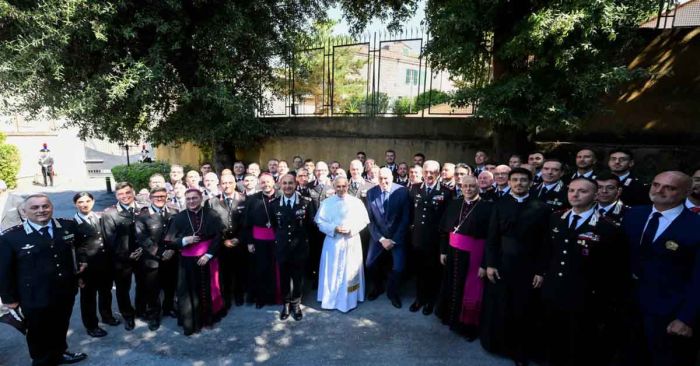 Pide papa León XIV a policía responder ante la violencia