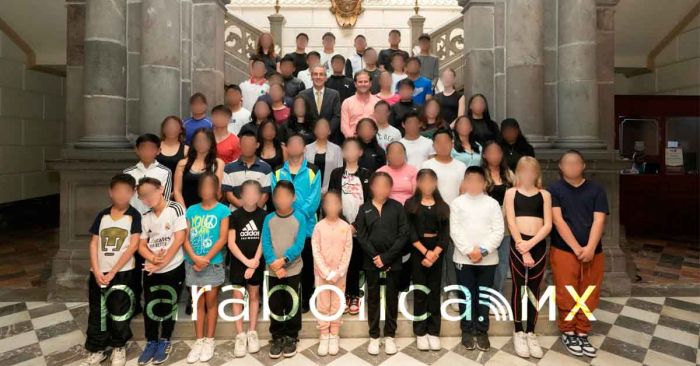 Otorga IMDP becas deportivas a 64 atletas poblanos