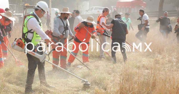 Encabezan autoridades una jornada de faenas en Altepexi
