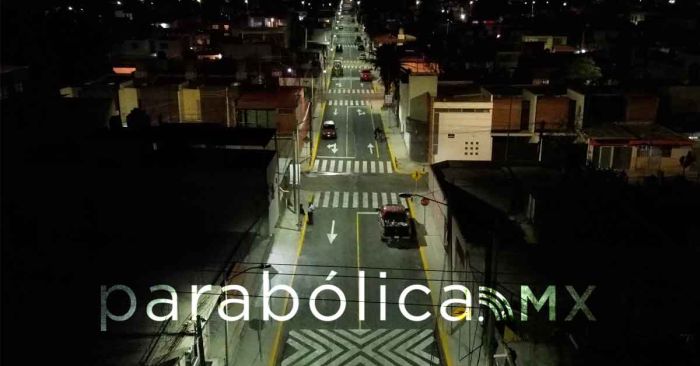 Entrega Pepe Chedraui pavimentación de la calle Venustiano Carranza